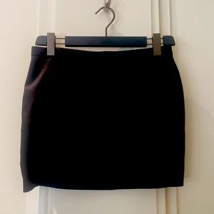 Small-fit, Mini Satin-like skirt - tags=L (fit=small)